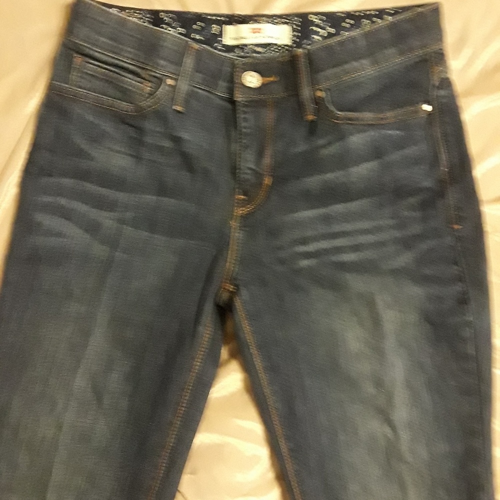 Levi's Perfect Waist 525 Straight Leg. NWOT